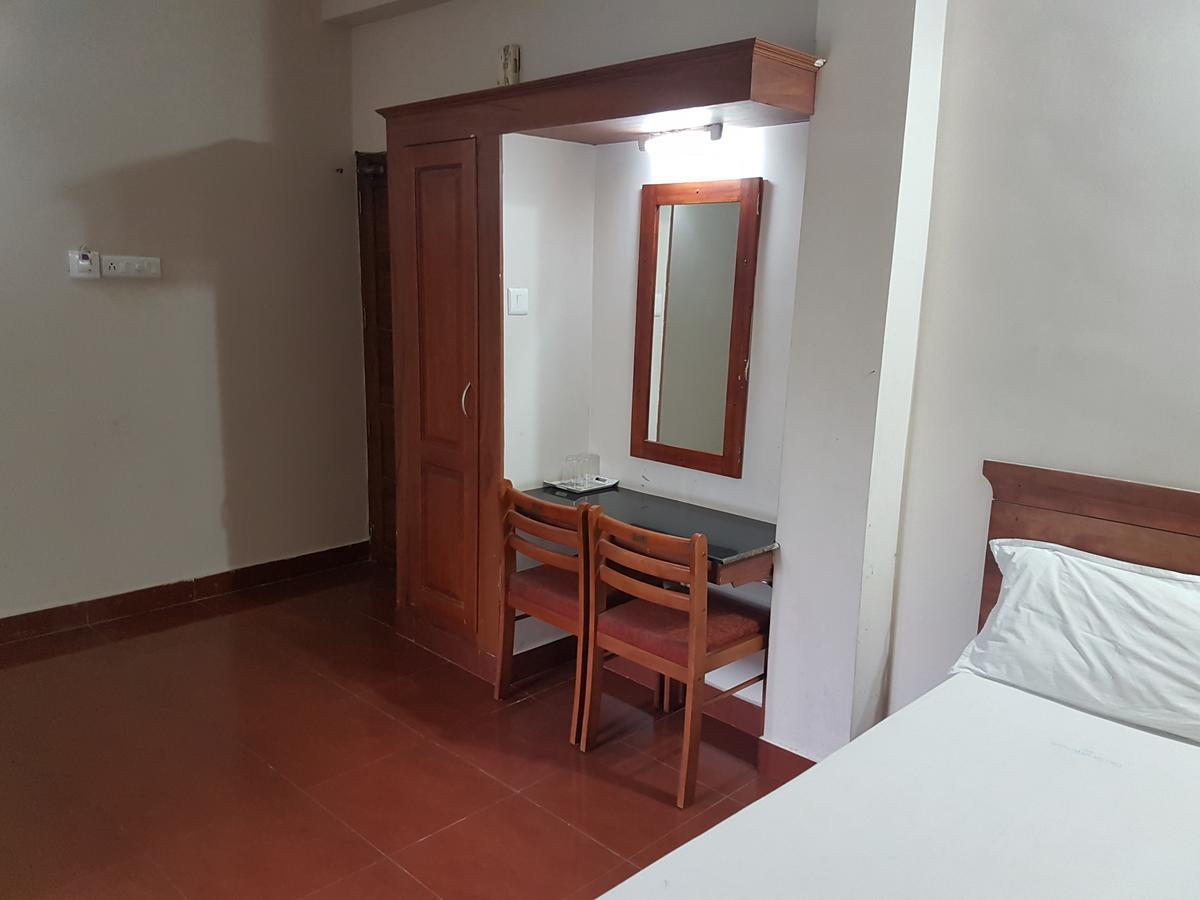 Hotel Shalimar Metro Kochi Esterno foto