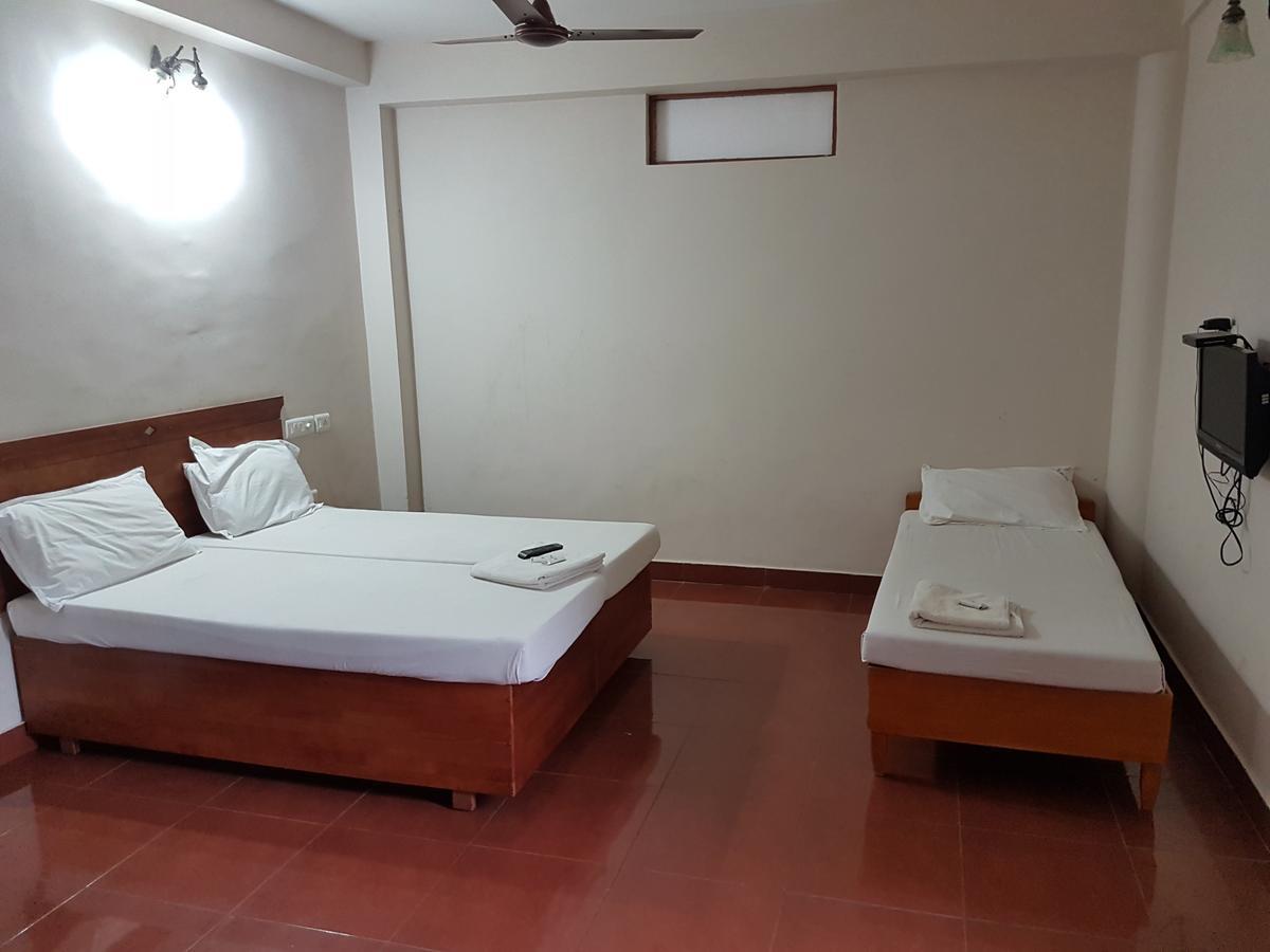 Hotel Shalimar Metro Kochi Esterno foto