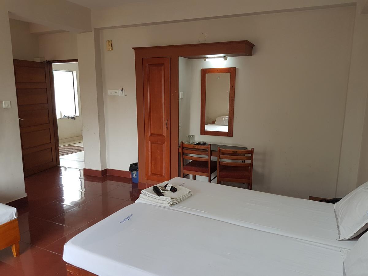 Hotel Shalimar Metro Kochi Esterno foto