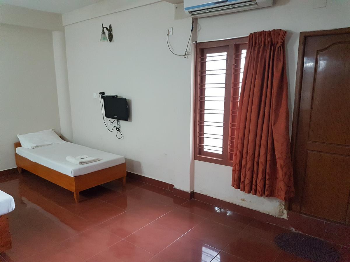 Hotel Shalimar Metro Kochi Esterno foto